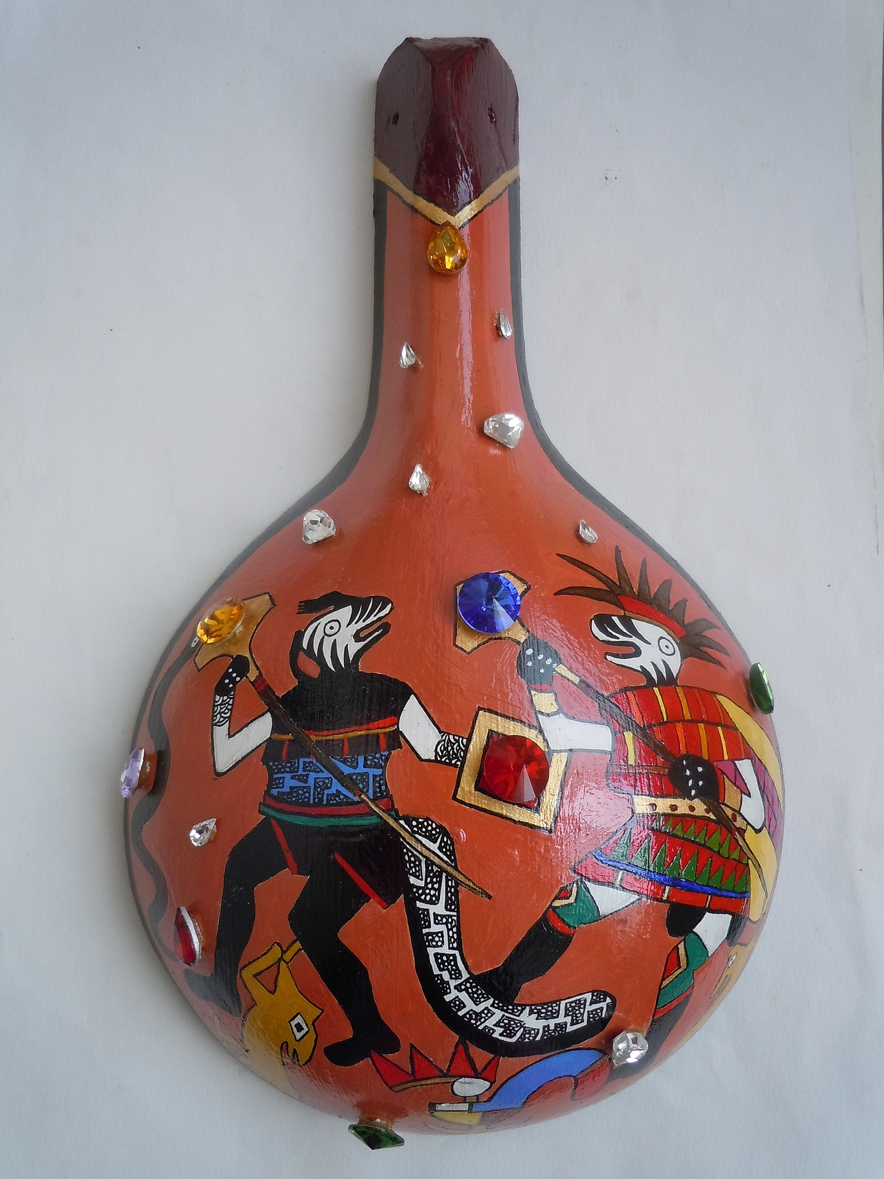 手绘盘子马勺最炫民族风丙烯画