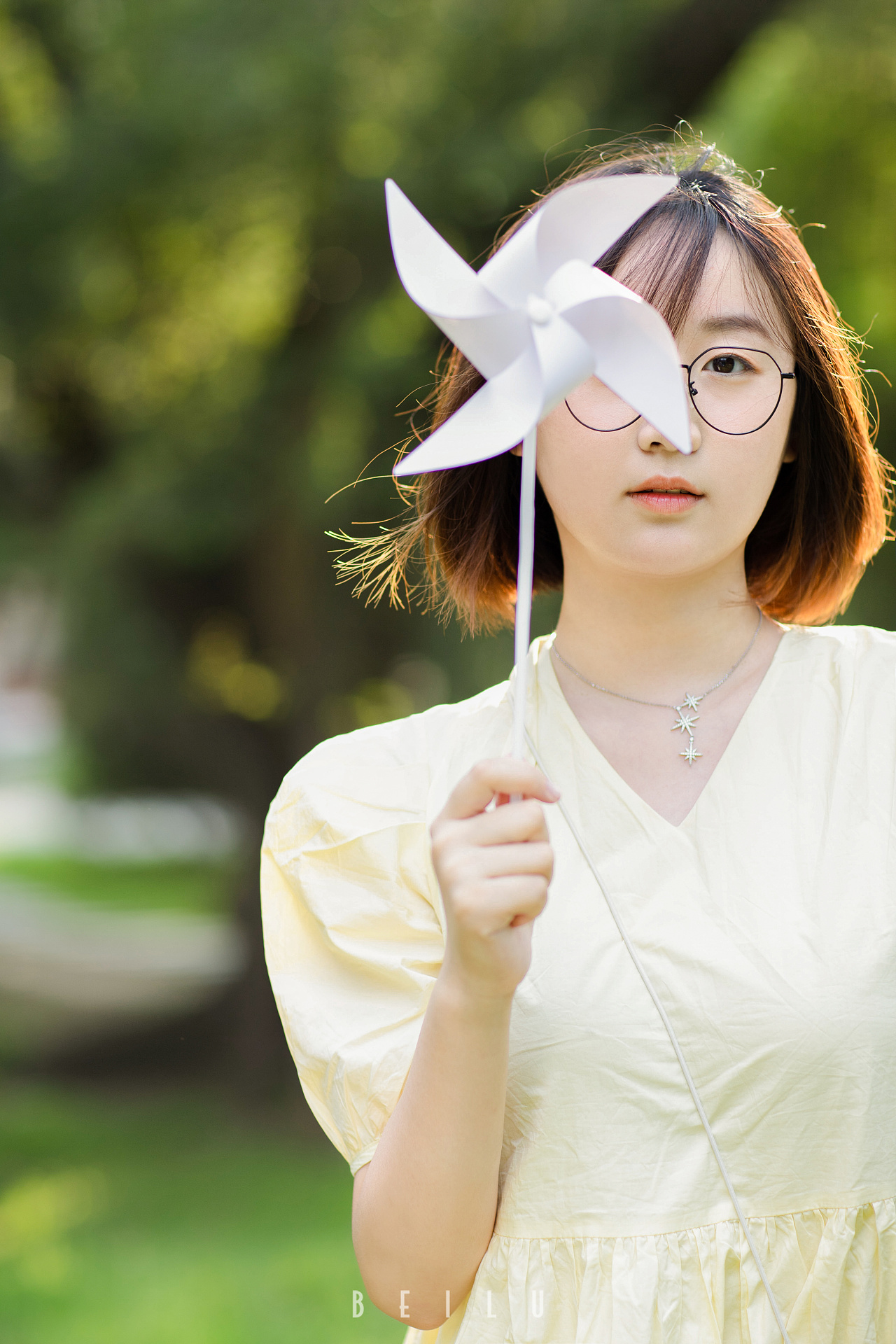 手拿风车天真浪漫的少女95 |摄影|人像摄影|shi_zao_w - 原创作品