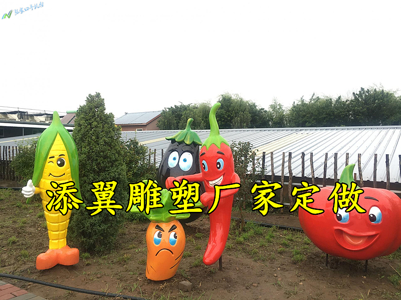 户外感受全域旅游之美巨大玻璃钢辣椒娃娃雕塑让你心醉