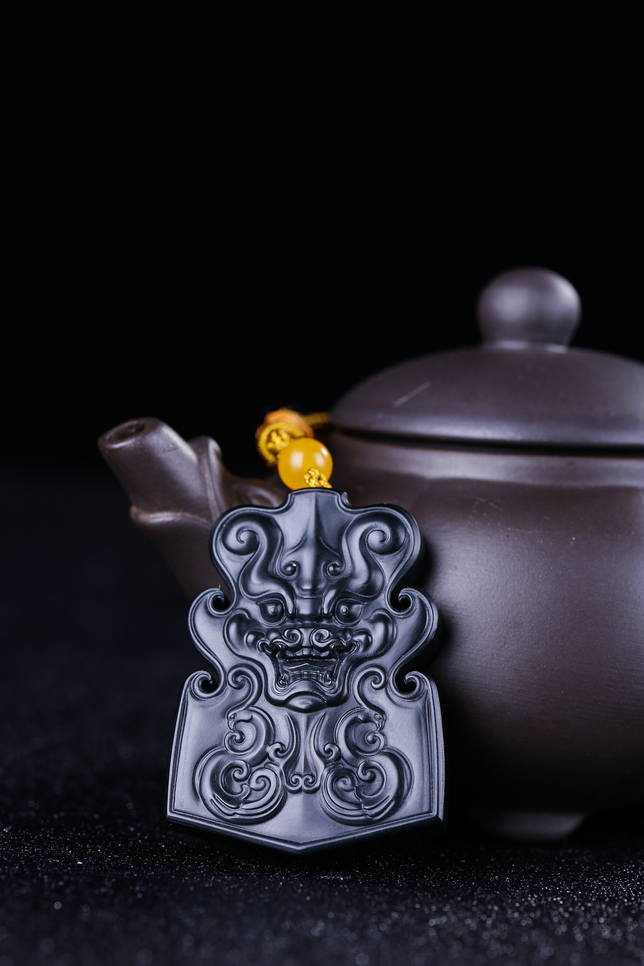 罗仁钦大师手工雕刻玉器拍摄