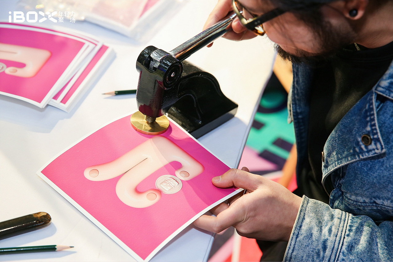 《怪物有零钱》登上村上隆中国直播首秀与全国首展回顾（图ZMjM2NjU0NjEy） - 展陈设计 - 站酷设计师王晨睿原创素材 - 站酷ZCOOL