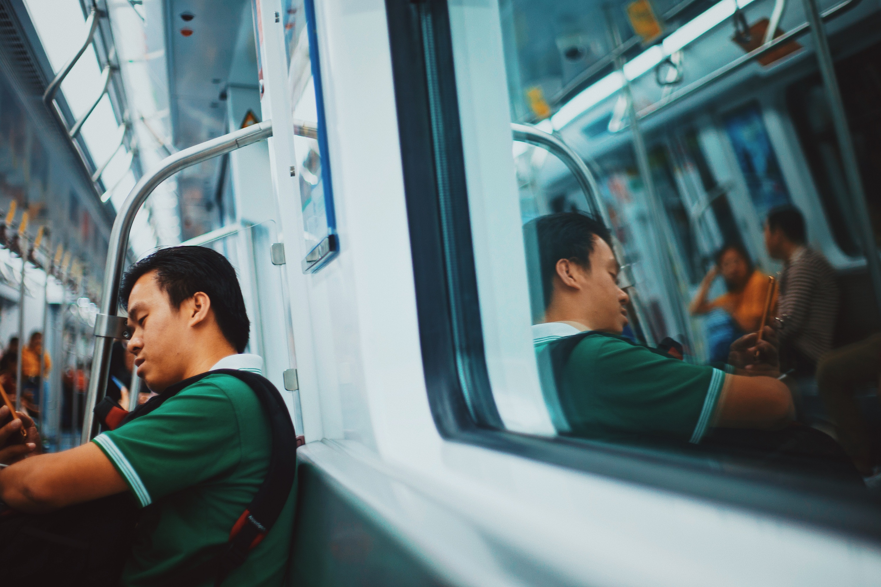 地铁站随拍|摄影|人文/纪实|唐什麽嘻 - 原创作品 - 站酷 (zcool)