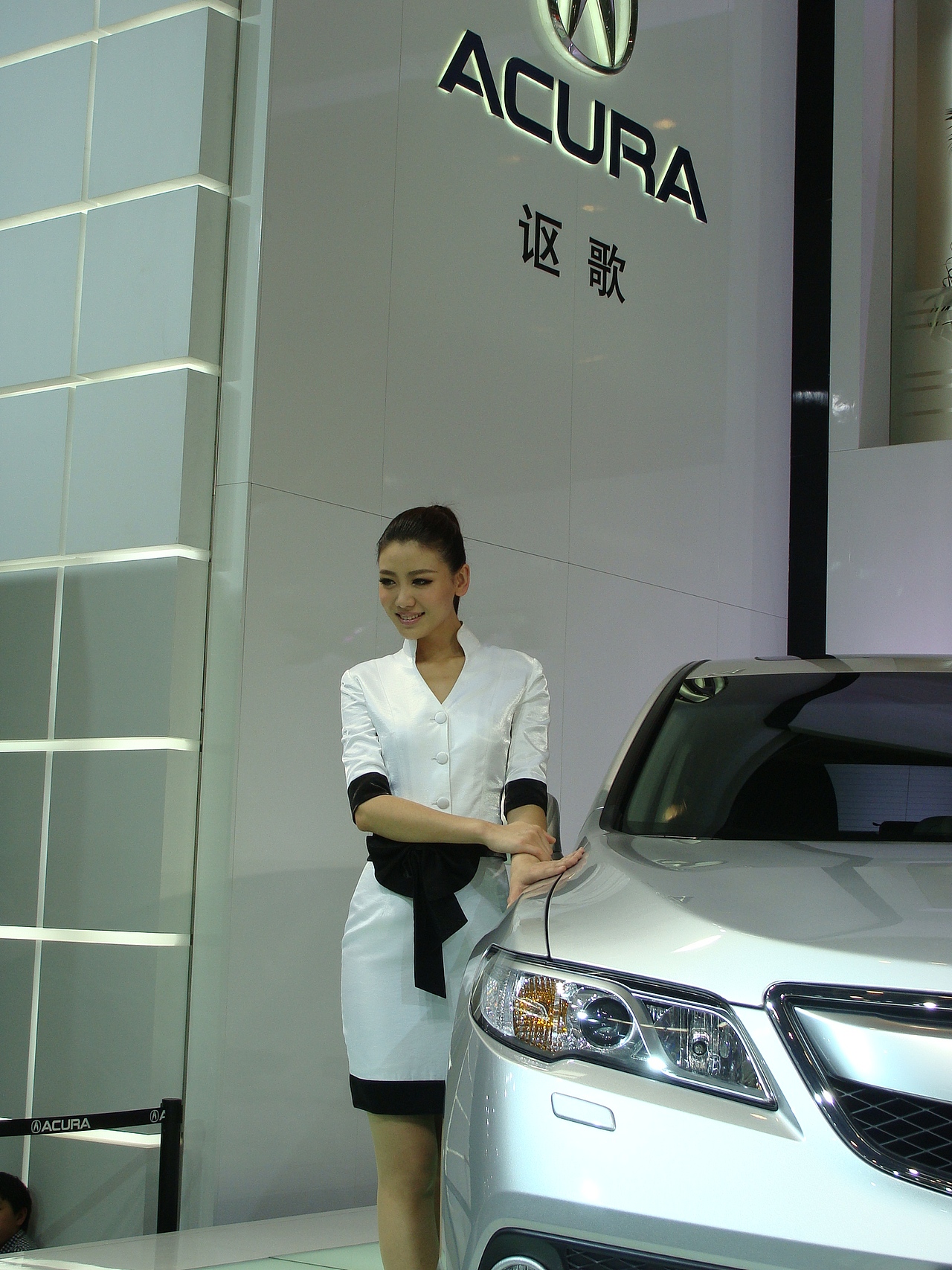 【2012北京国际汽车展】烈焰红唇、婀娜身姿、妖娆魅影（图ZNTYyNzgxNg==） - 人像摄影 - 站酷设计师Hi丶滚原创素材 - 站酷ZCOOL