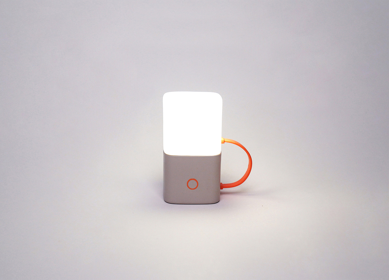 插头小夜灯 plug night-light