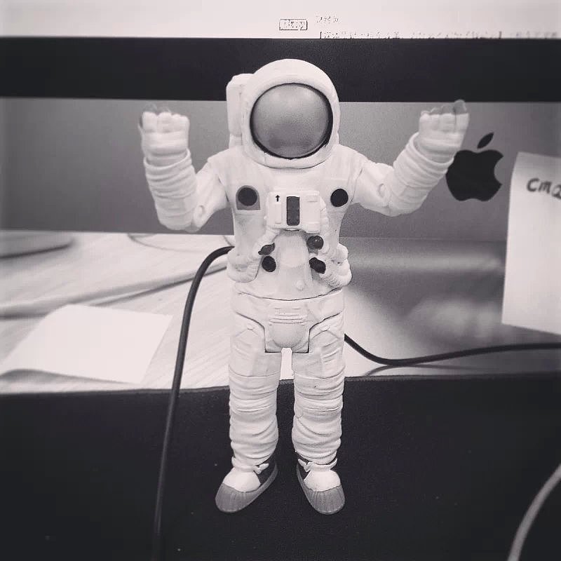 宇航员的日常( 手机拍摄)（图ZMjQyNTE1OTY=） - 产品摄影 - 站酷设计师9523原创素材 - 站酷ZCOOL
