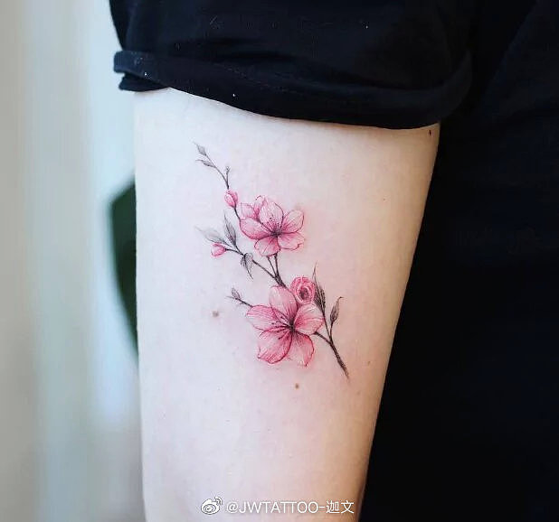 分享一些小清新花卉纹身,性感又好看的图