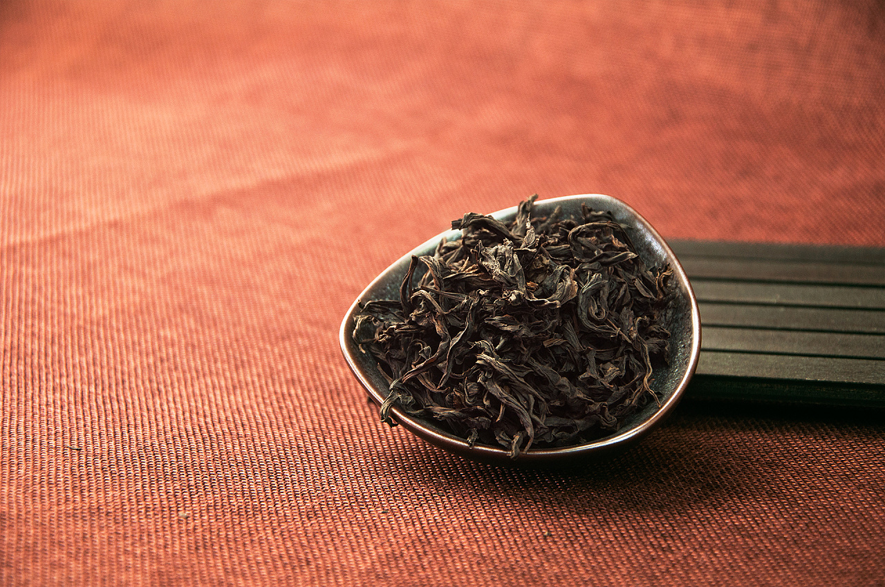 岩茶里，铁罗汉的品种香是什么？果香、铁锈味，还是没有特征？_百科TA说