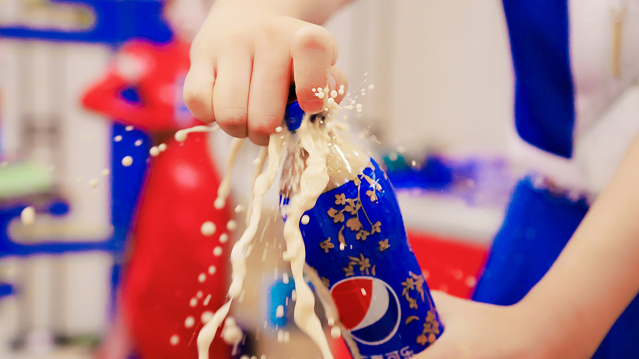 百事可乐(桂花味)干杯