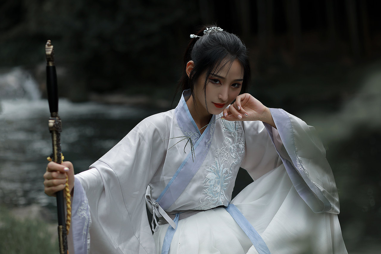 出镜:张恩宇摄影:子诺拍摄于杭州植物园北门口的一组侠客风,杭州|摄影