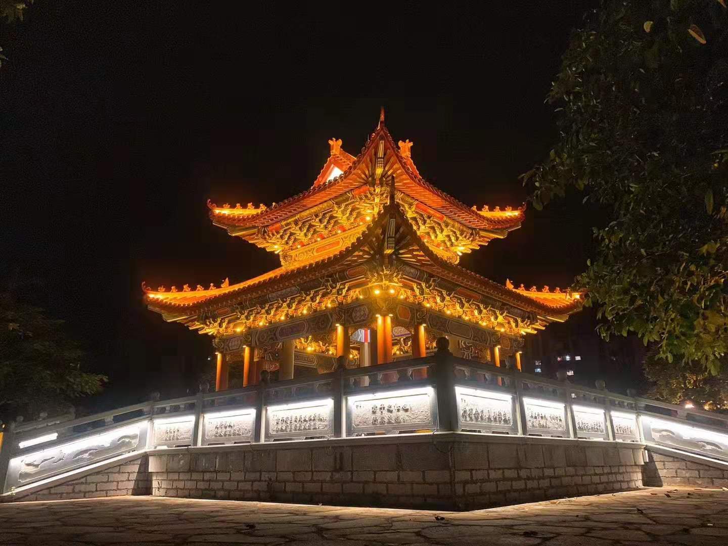 遂溪孔子庙夜景图片