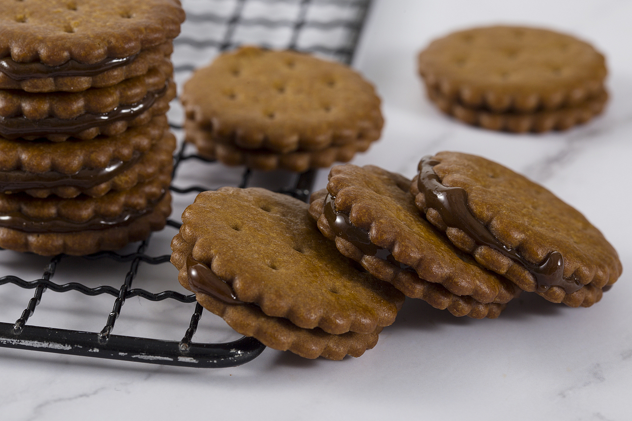 餅干拍攝（圖ZMTk1ODY4NDE2） - 產(chǎn)品攝影 - 站酷設(shè)計師墨揚傳媒原創(chuàng)素材 - 站酷ZCOOL