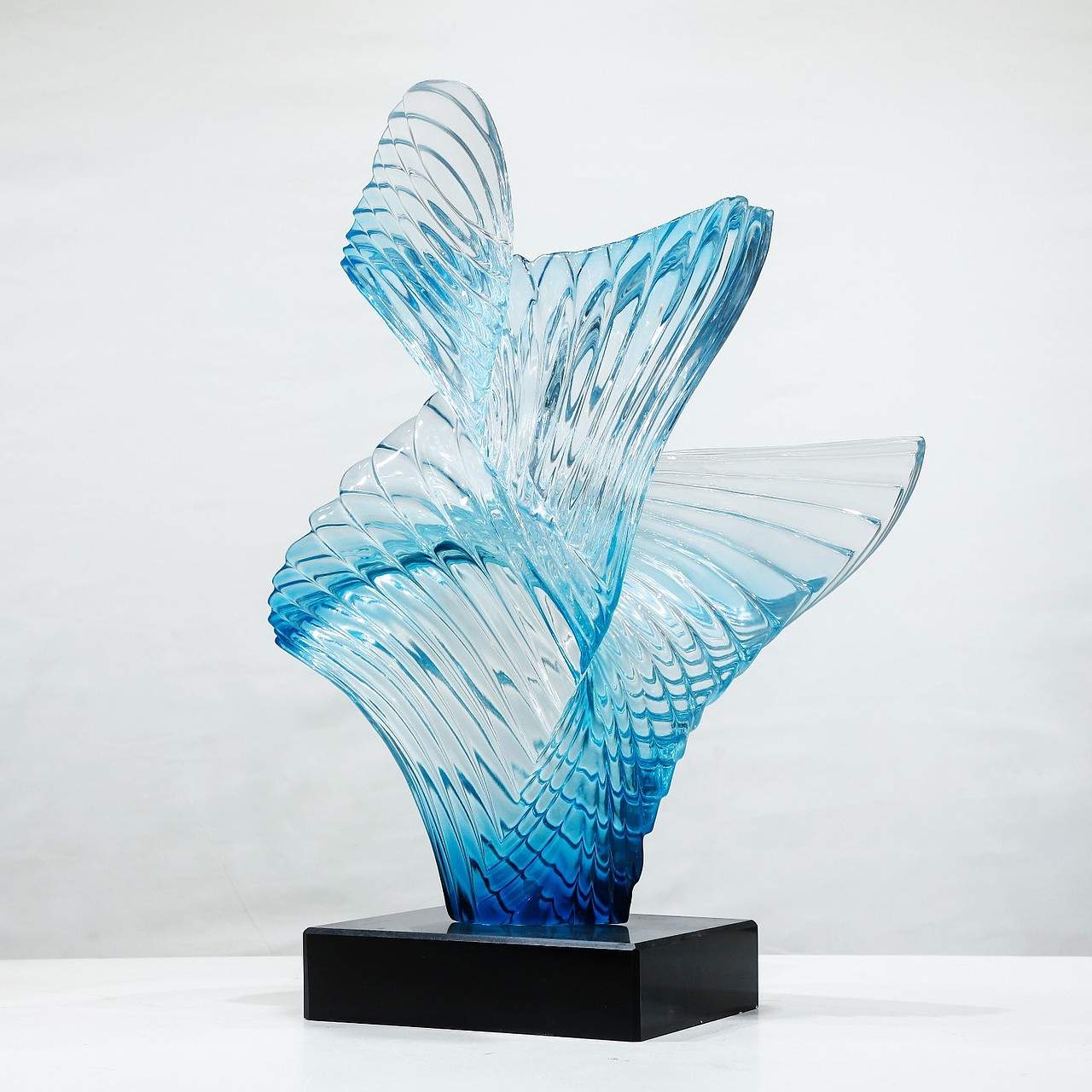 进口炫彩透明树脂雕塑酒店大堂大厅玄关售楼处家居摆件