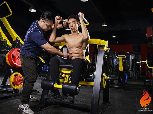 健身房（闪光灯人像）