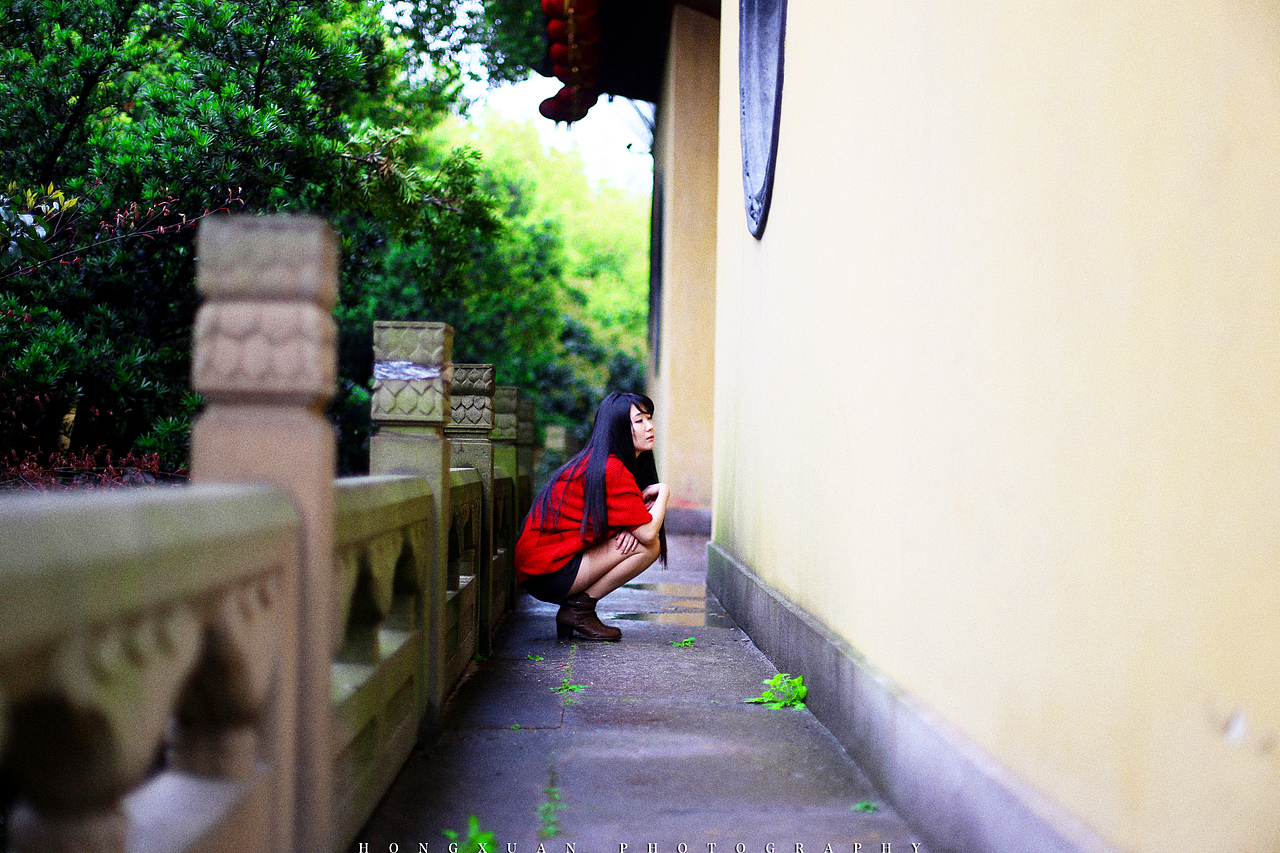 董小姐的红色毛衣