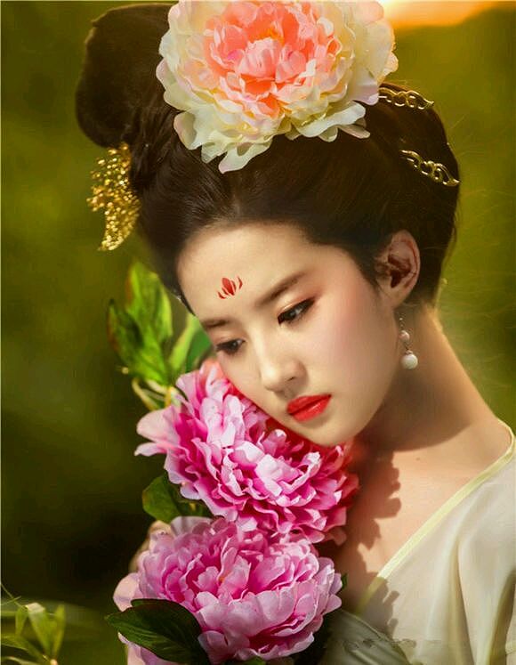 工笔画牡丹仙子原图刘亦菲作者李春英