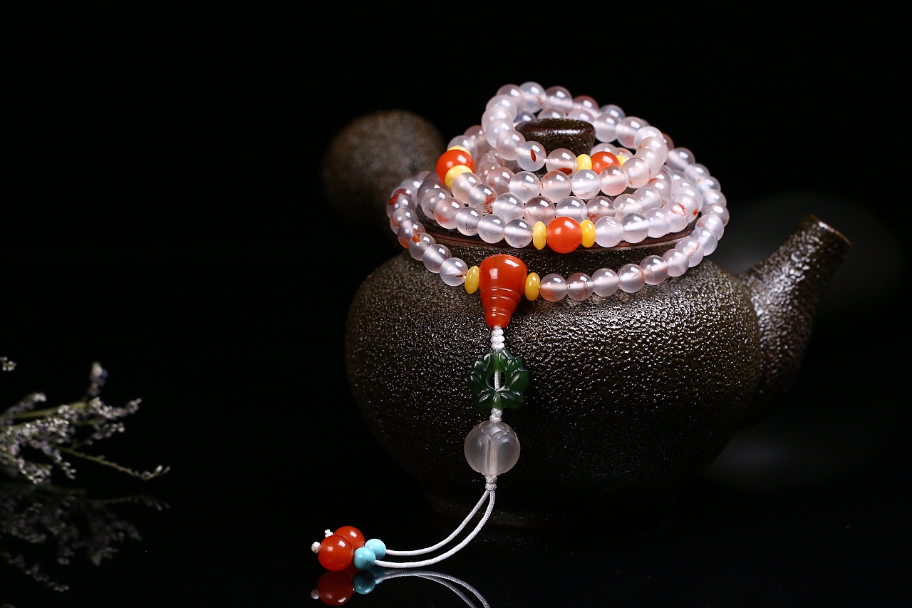 南红摄影----【青春不知笼中鸟,岁月深处又相逢】