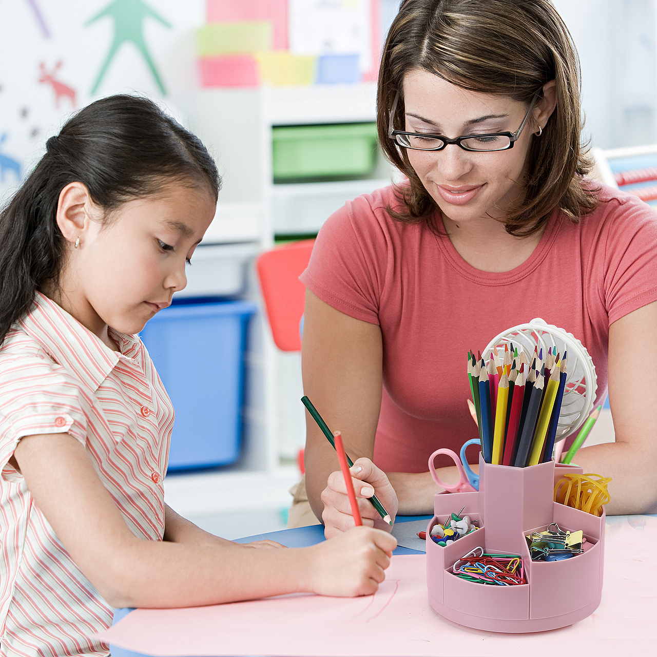 亚马逊产品摄影之办公产品塑料旋转笔筒