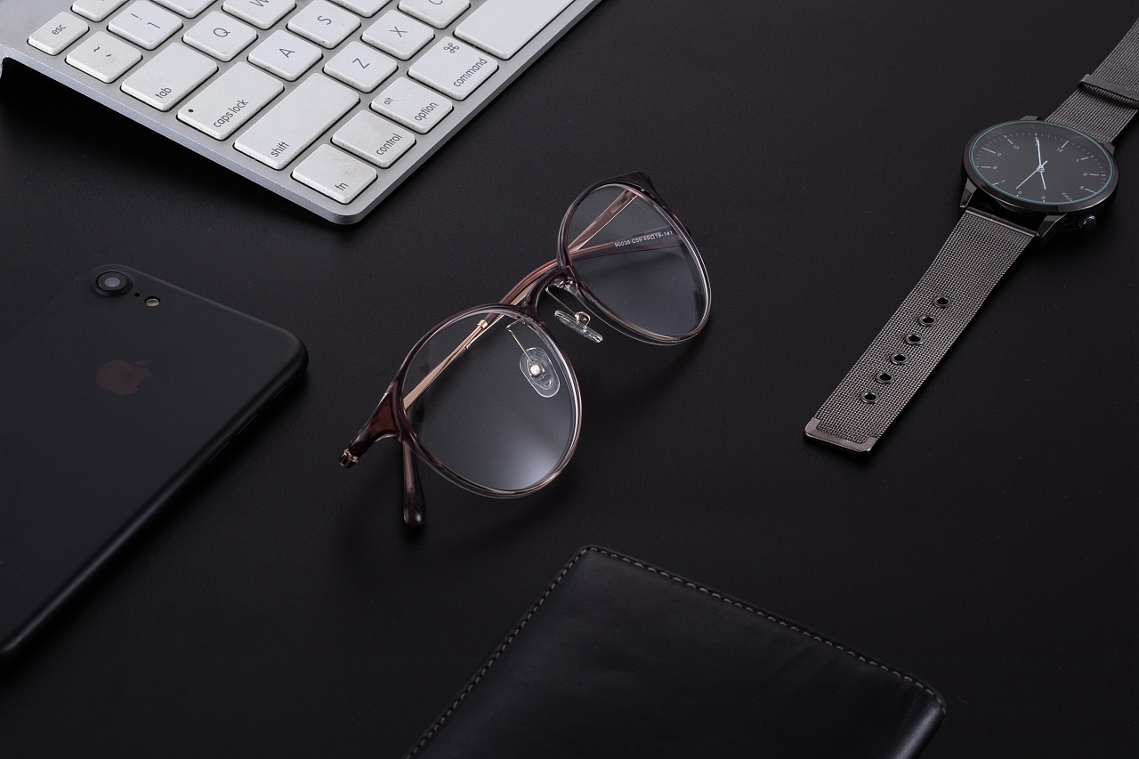 商务风格眼镜产品摄影