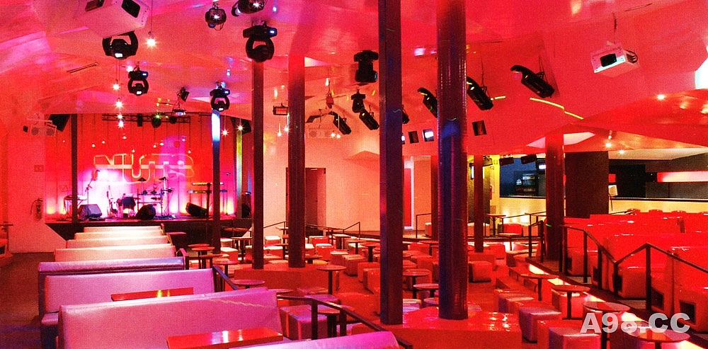 国外最具气氛的休闲酒吧《Nuts 5》