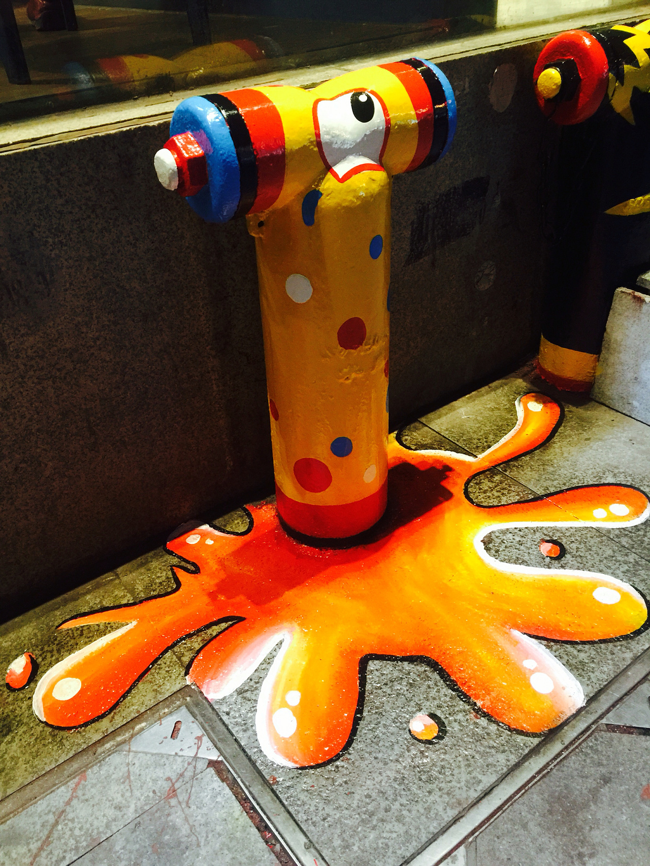 新街口消防栓街头涂鸦