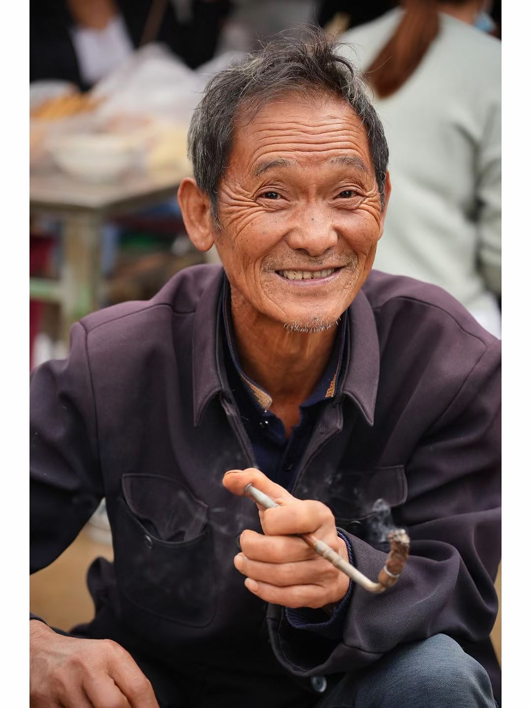 山村赶集人像