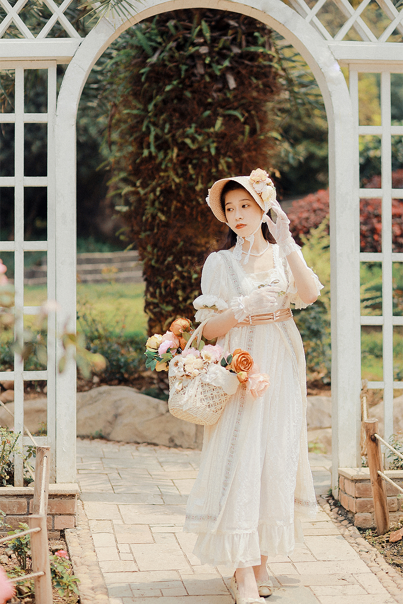 春日无事 只为花忙 法式复古少女写真