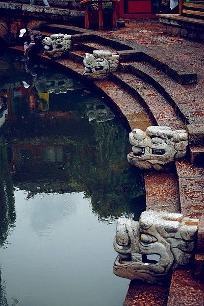 这一世,转山转水转佛塔,不为修来世,只为途中与你相见 —— 丽江束河