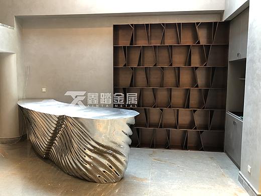 定制会所创意造型不锈钢接待台 镜面水波纹不锈钢吧台