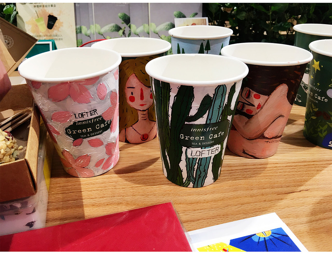 LOFTER与Innisfree合作的插画活动