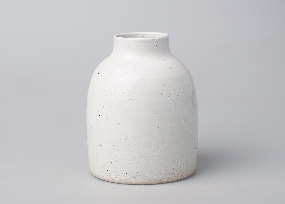 正二九,晴明,白好,白陶花插.