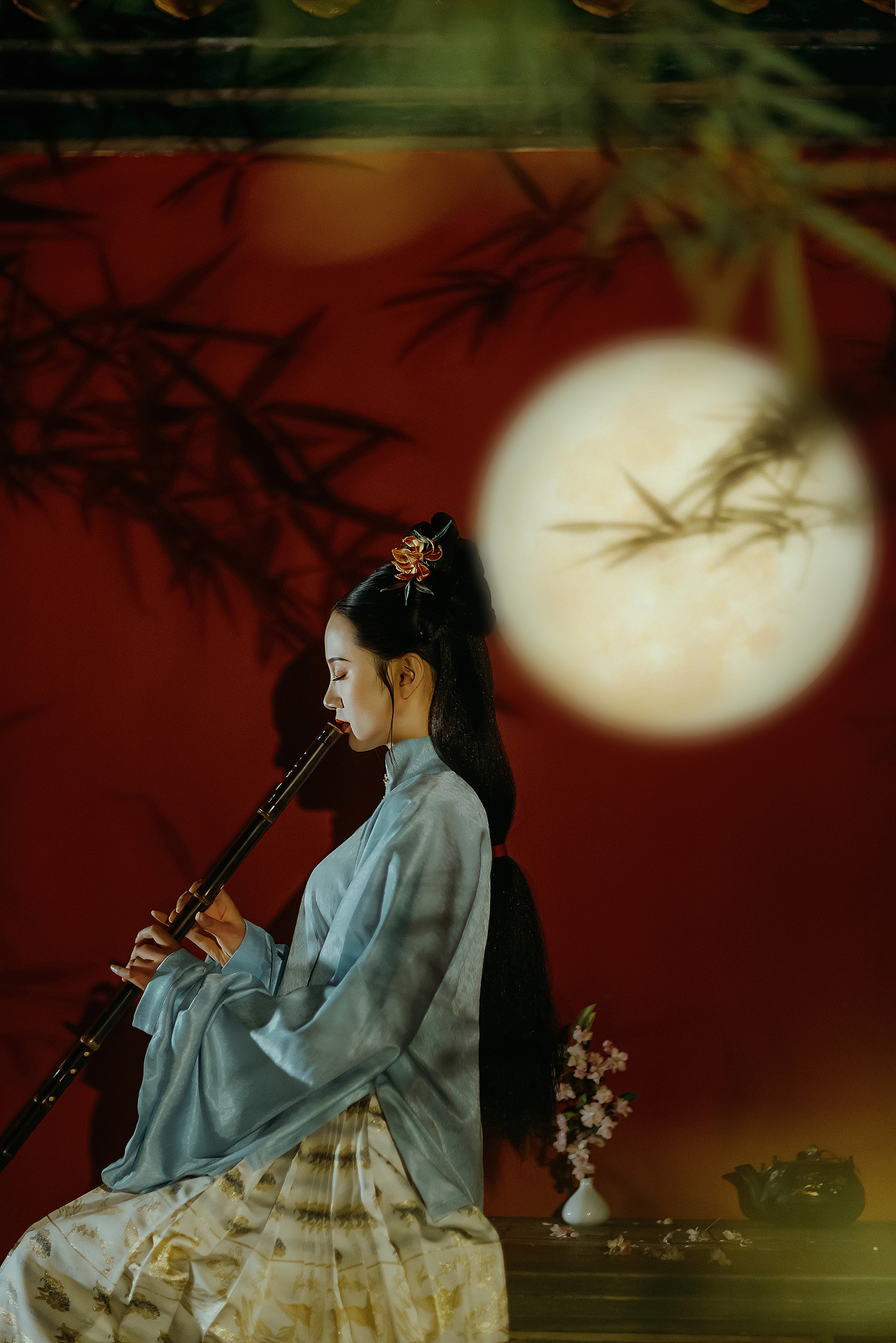 月隐竹林红墙晚