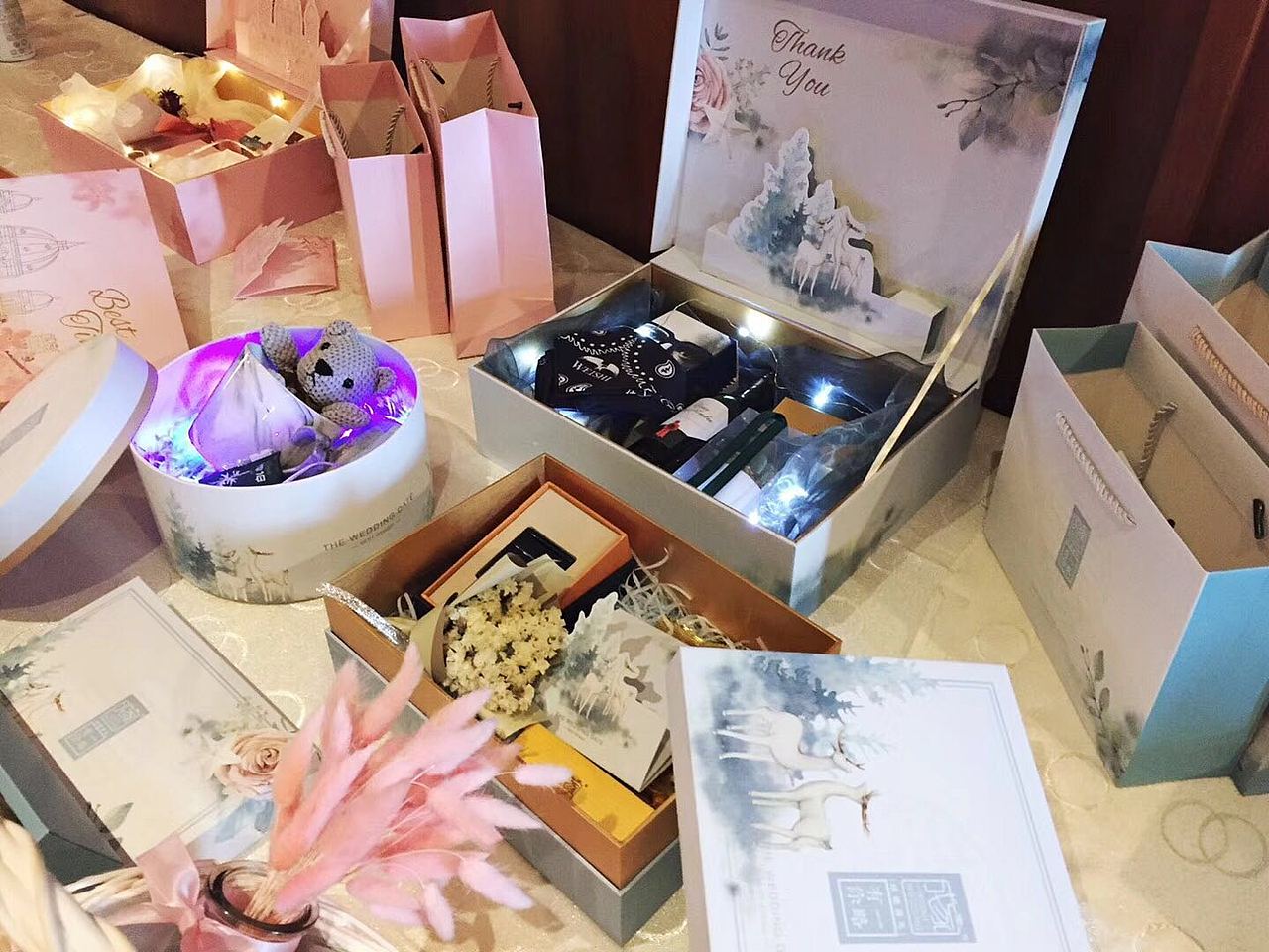 伴手礼诞生礼包装设计礼盒设计平面设计奢侈品包装设计