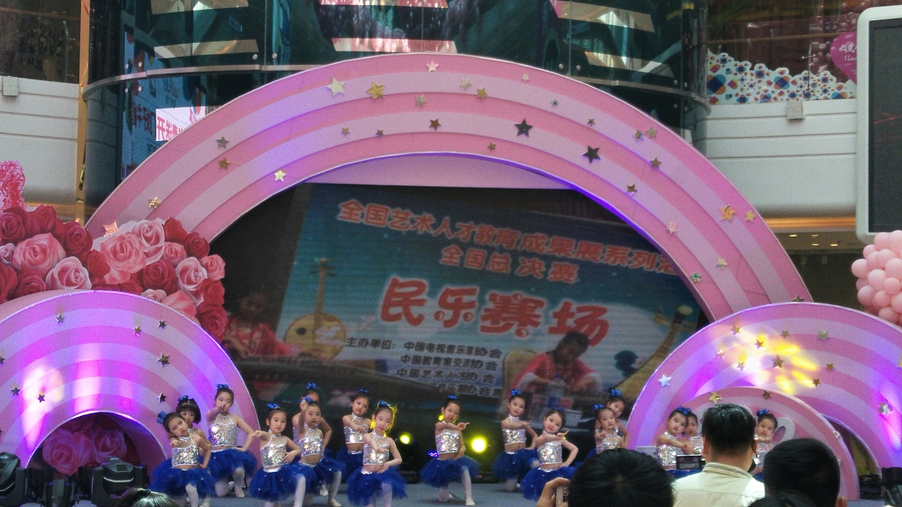 五月蓝天_唱响吾悦B（图ZMTEzNzcwOTQw） - 人文/纪实摄影 - 站酷设计师蓝天艺术学校原创素材 - 站酷ZCOOL