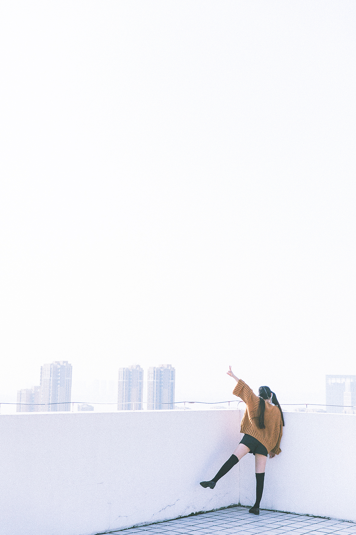 天台少女！（图ZMTE2NDI3MzU2） - 人像摄影 - 站酷设计师阿四依然是好妹纸原创素材 - 站酷ZCOOL