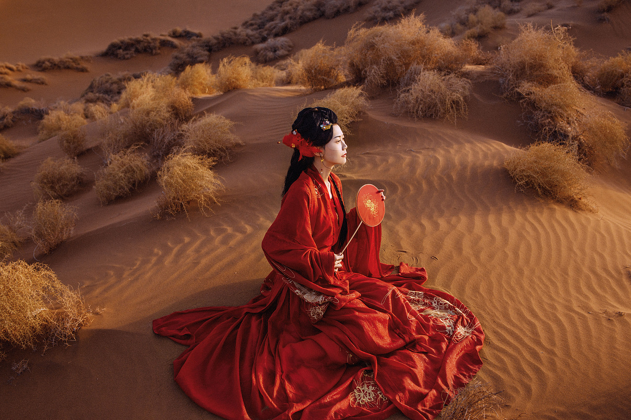 漠上行（图ZMTU1NDMwNDcy） - 人像摄影 - 站酷设计师若寒Rock原创素材 - 站酷ZCOOL