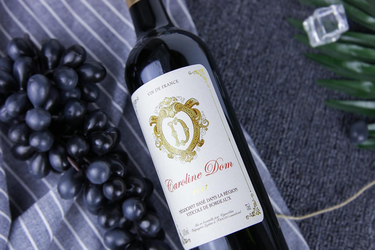 法国卡洛琳皇家红葡萄酒
