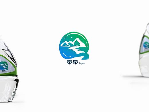 矿泉水logo及瓶贴设计
