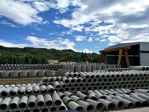 专业生产水泥预制件的工厂