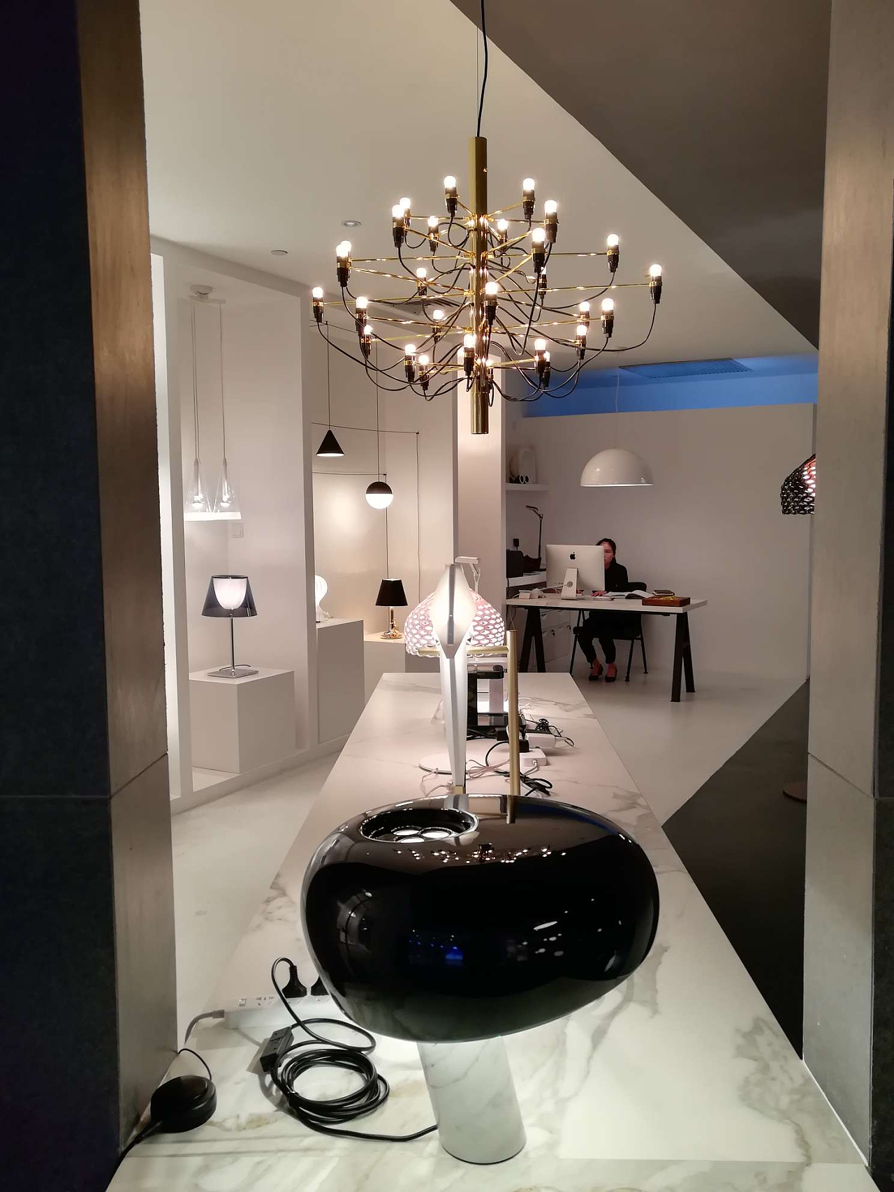 杭州大厦flos灯具展厅