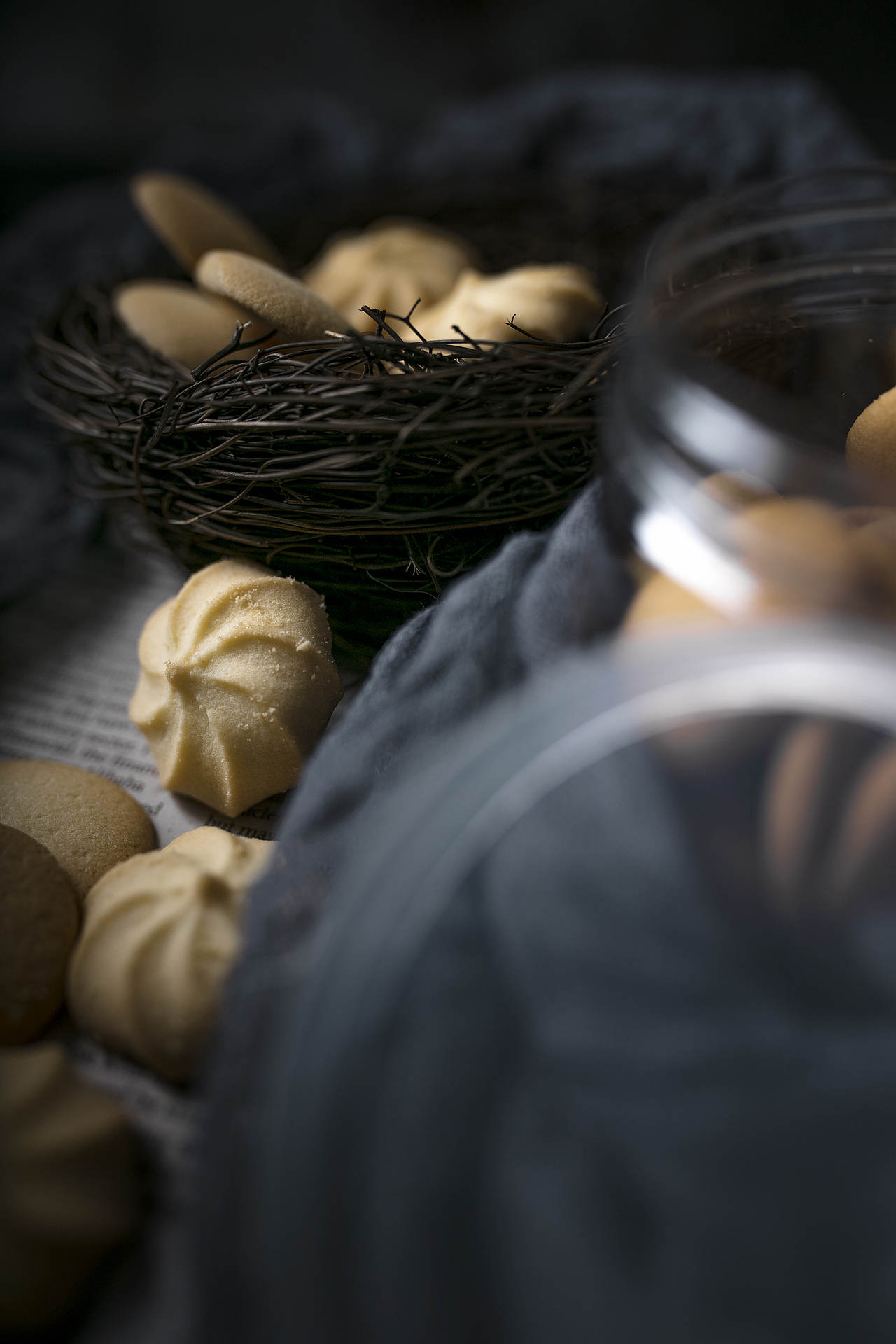 【图片】好利来曲奇拍摄美食摄影静物摄影暗调