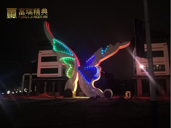 贵州凯里蝴蝶妈妈大型雕塑