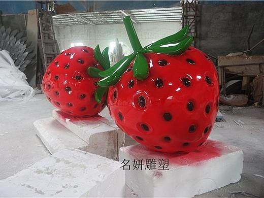 像一颗颗玛瑙玻璃钢草莓造型卡通雕塑大自然之美