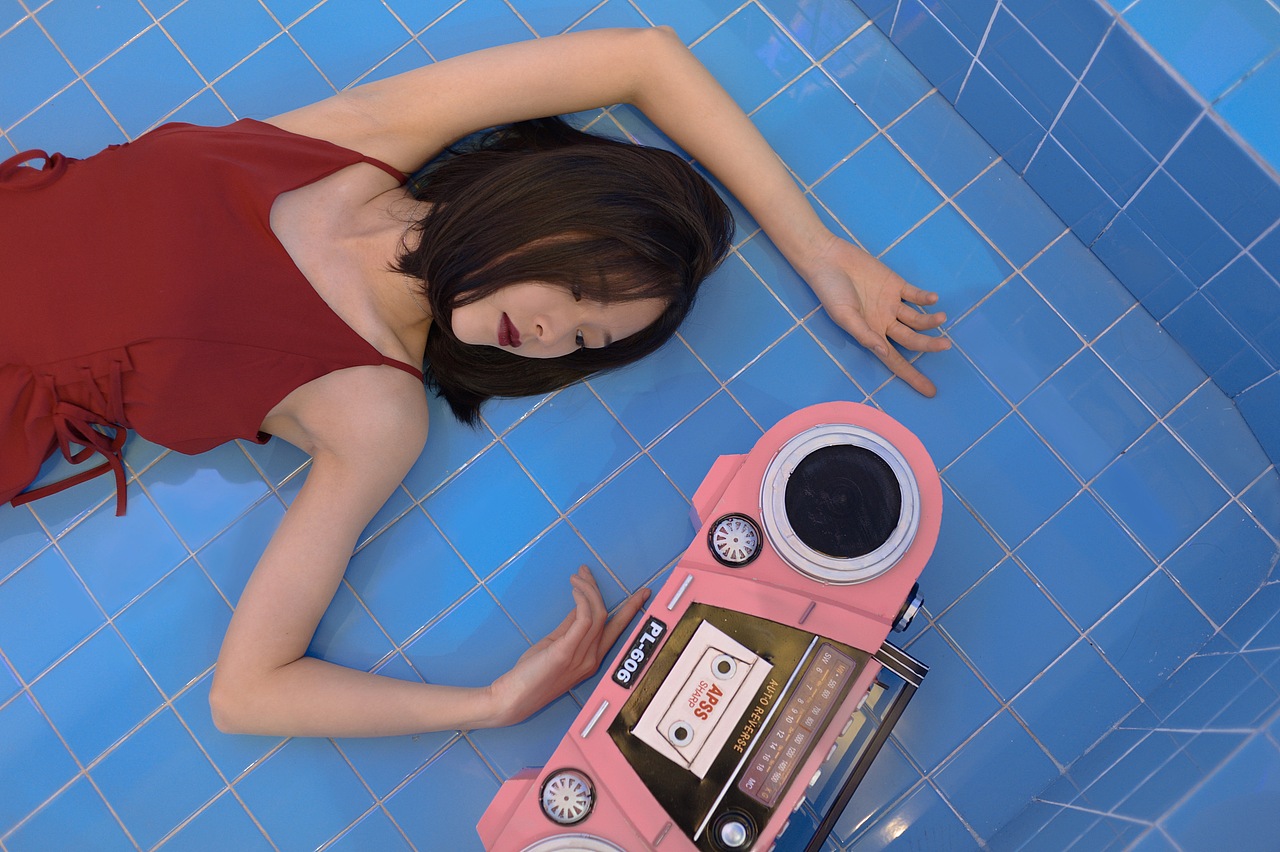 Bottom Of The Deep Blue Sea（图ZMTE1MDE5MDYw） - 人像摄影 - 站酷设计师20岁老大爷原创素材 - 站酷ZCOOL