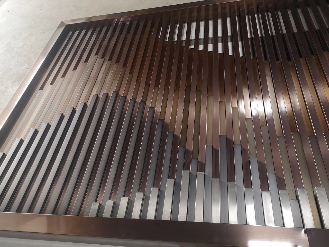 厂家直销不锈钢屏风隔断  拉丝隔断镂空定制