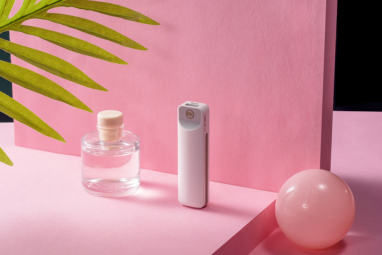 梦娜斯移动电源