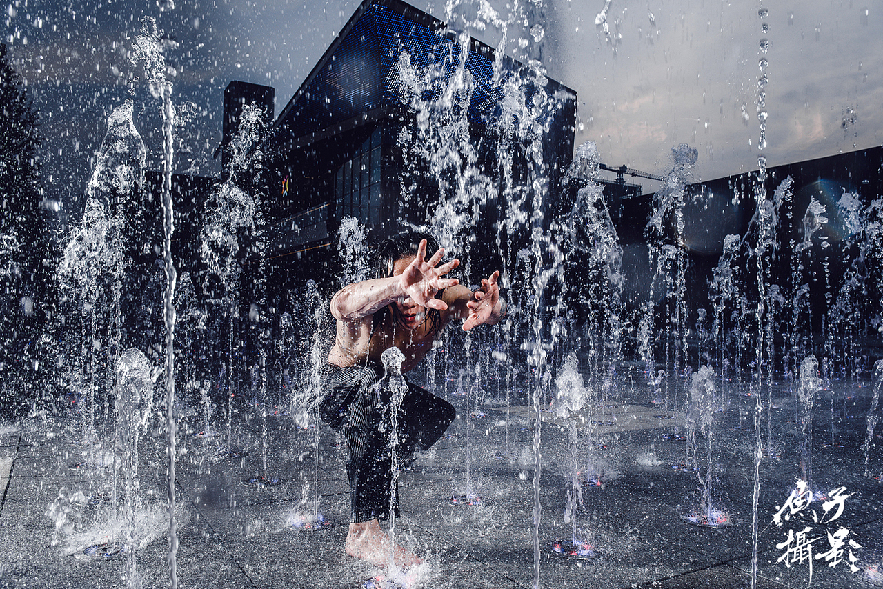 鱼子记录.2021.07.24，环境舞蹈——《在水与火之间》（图ZMjY1MzQ2MDQ4） - 时尚/艺术摄影 - 站酷设计师鱼子yuzi原创素材 - 站酷ZCOOL