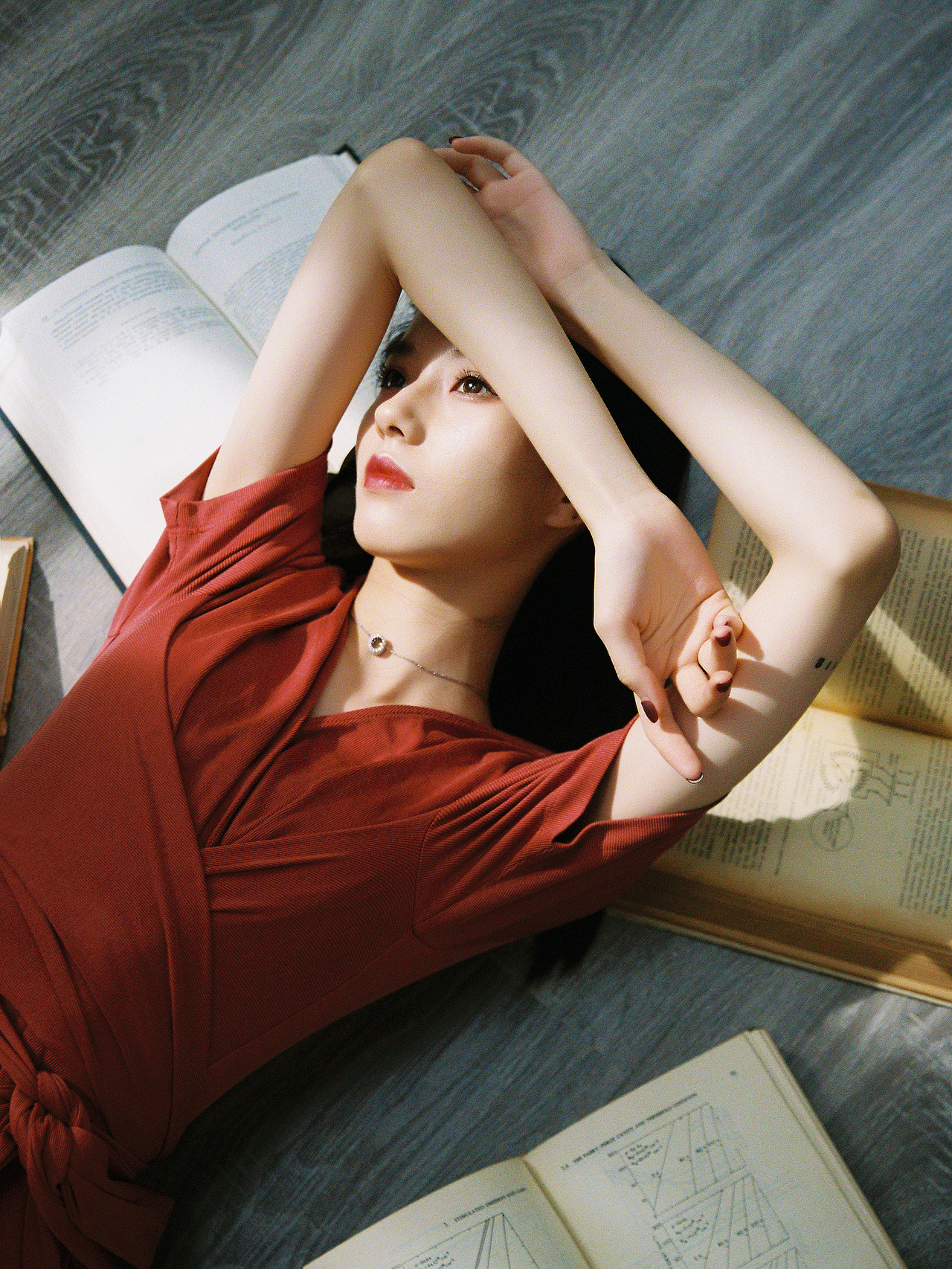 red skirt（图ZMTY5OTQ4ODk2） - 人像摄影 - 站酷设计师ARTLee小杰原创素材 - 站酷ZCOOL