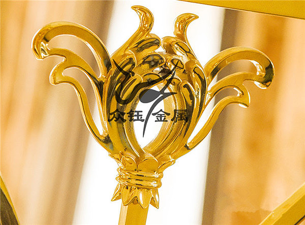 别墅新款爱琴海铝艺K金楼梯护栏尽显奢华