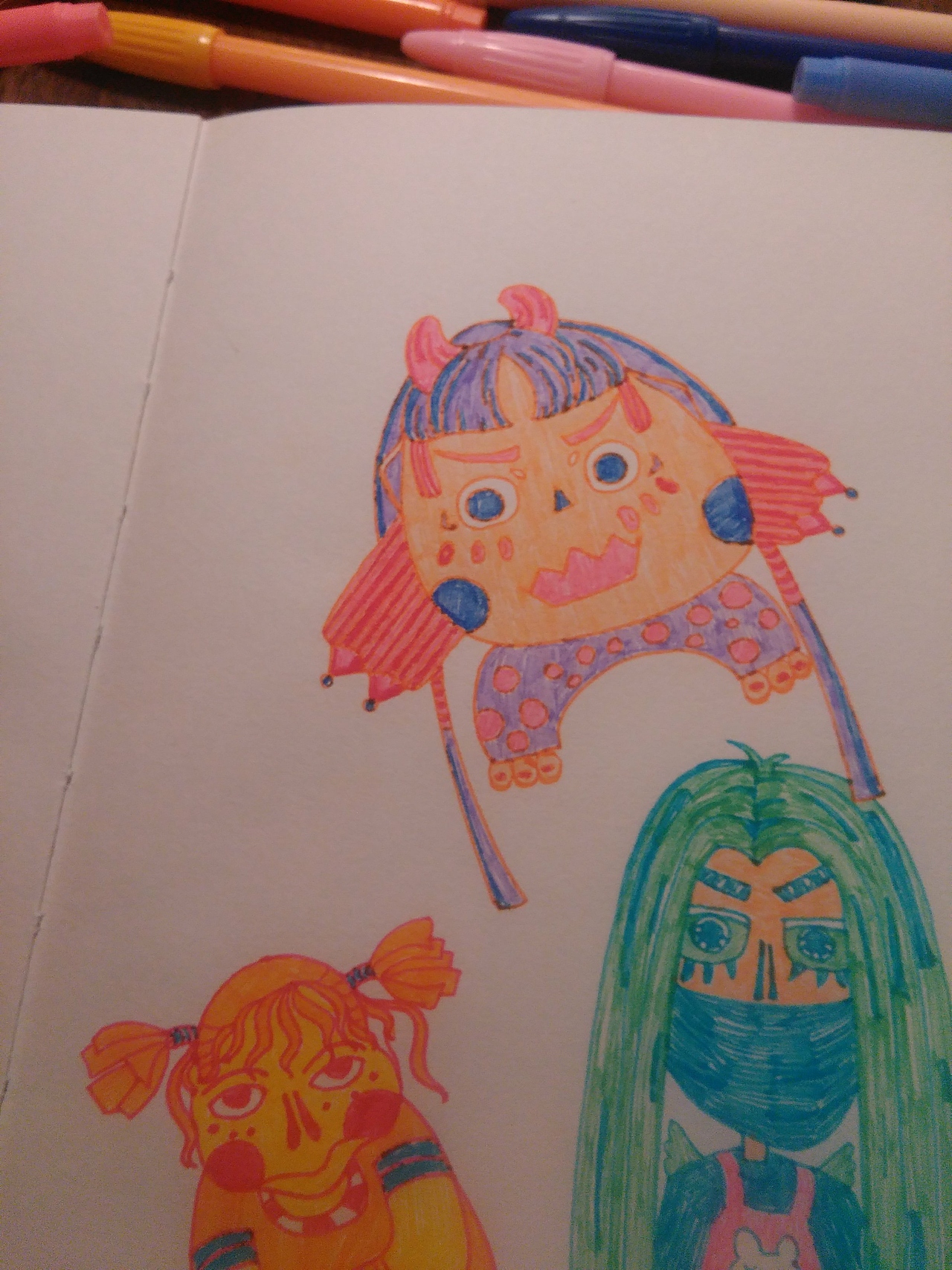 < 本 子 上 > 摇 摇 绘 画