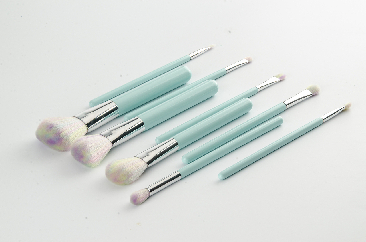 国际阿里化妆刷拍摄没有修图（图ZMTg1MzMwNTYw） - 产品摄影 - 站酷设计师狸猫视觉原创素材 - 站酷ZCOOL